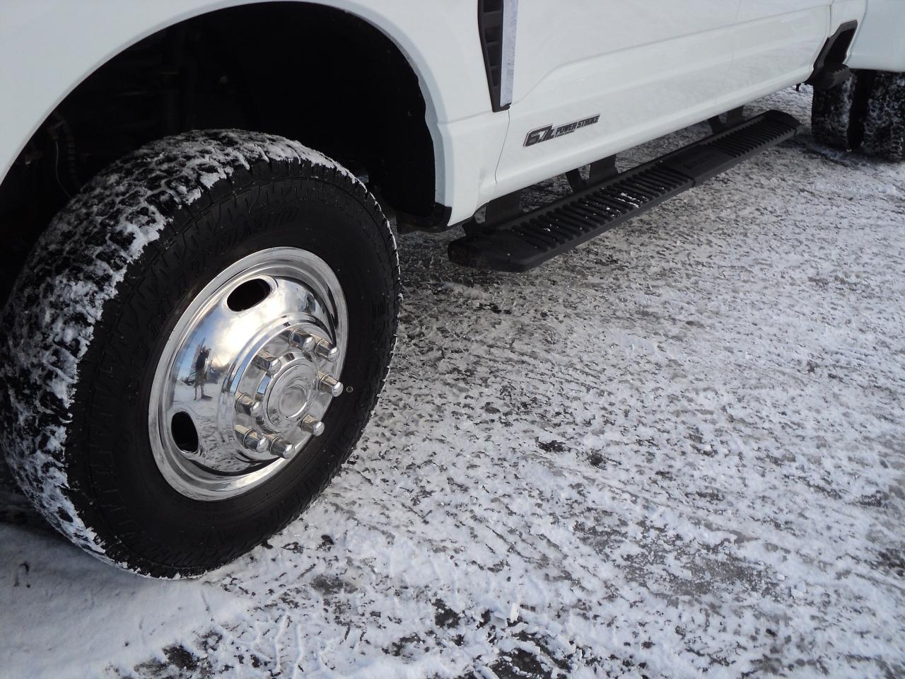 2023 Ford SUPER DUTY F-350 DRW XLT CrewCab 4WD 6.7L8cyl TurboDiesel 8' Box - Photo #36