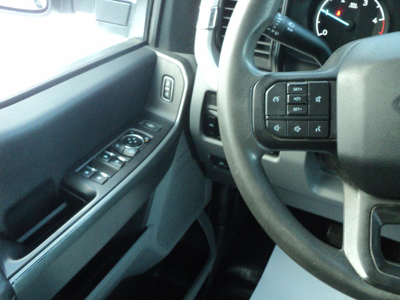 2023 Ford SUPER DUTY F-350 DRW XLT CrewCab 4WD 6.7L8cyl TurboDiesel 8' Box - Photo #25