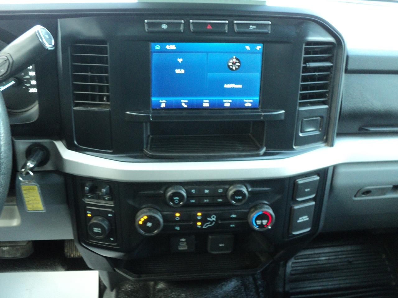 2023 Ford SUPER DUTY F-350 DRW XLT CrewCab 4WD 6.7L8cyl TurboDiesel 8' Box - Photo #18