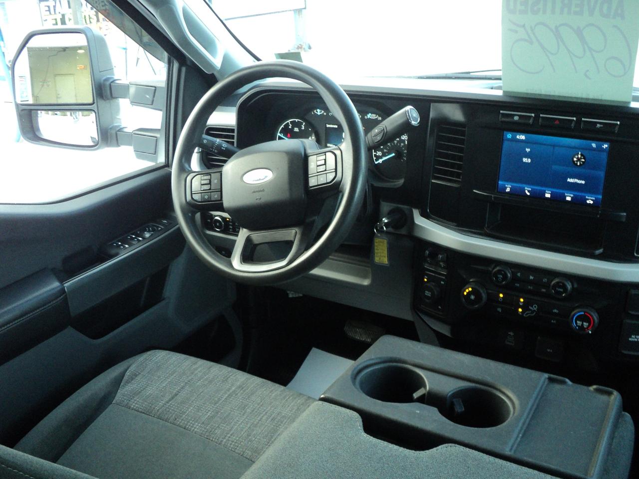 2023 Ford SUPER DUTY F-350 DRW XLT CrewCab 4WD 6.7L8cyl TurboDiesel 8' Box - Photo #15