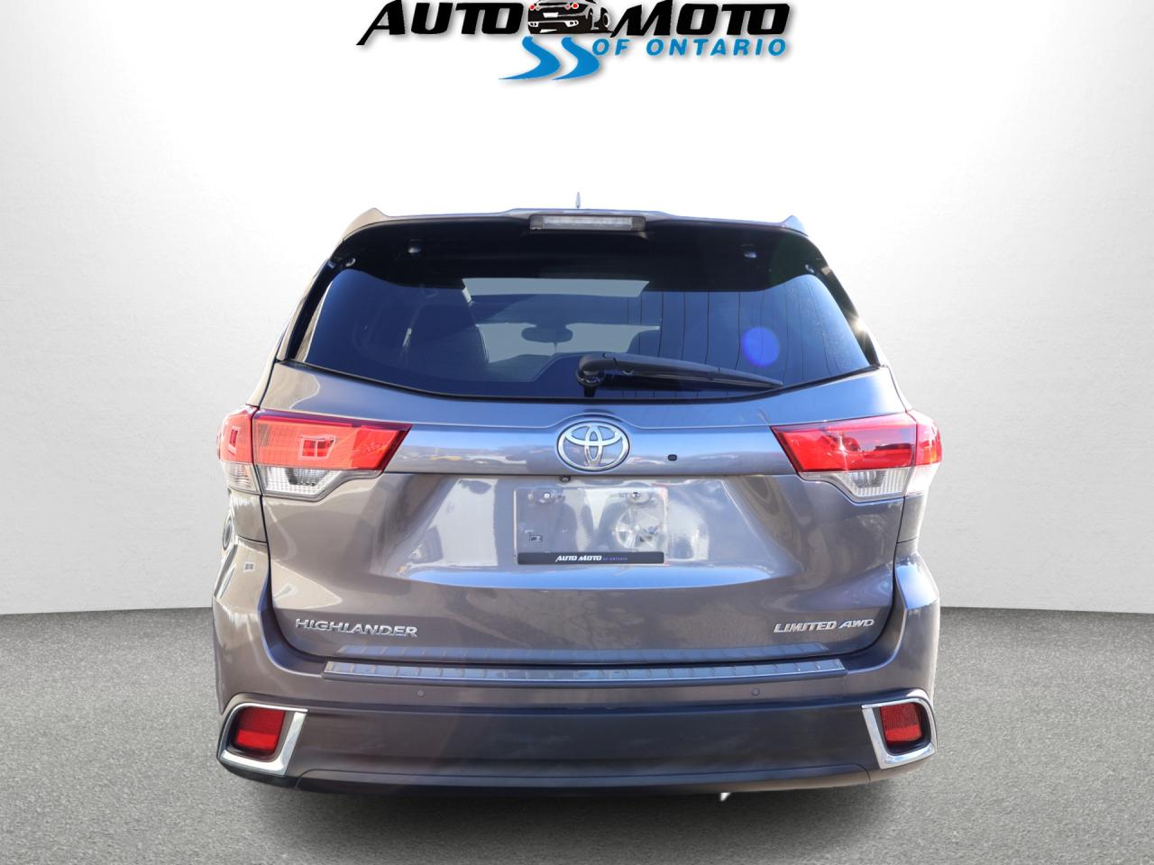 2017 Toyota Highlander LIMITED AWD CERTIFIED *TOYOTA MAINTAIN* CAMERA NAV BLUETOOTH LEATHER HEATED SEATS PANO ROOF CRUISE ALLOYS Photo