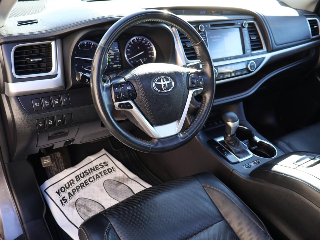 2017 Toyota Highlander LIMITED AWD CERTIFIED *TOYOTA MAINTAIN* CAMERA NAV BLUETOOTH LEATHER HEATED SEATS PANO ROOF CRUISE ALLOYS Photo