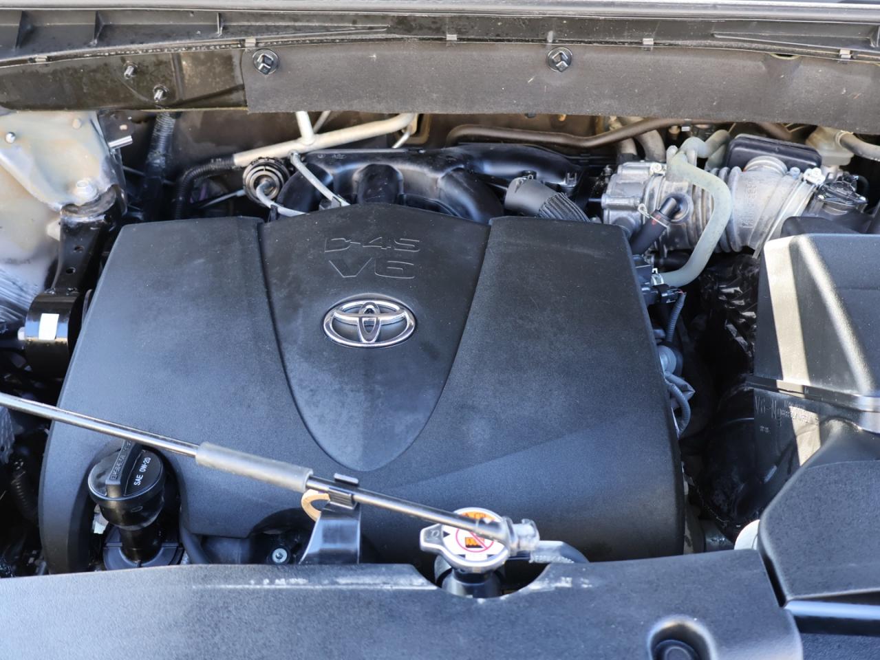 2017 Toyota Highlander LIMITED AWD CERTIFIED *TOYOTA MAINTAIN* CAMERA NAV BLUETOOTH LEATHER HEATED SEATS PANO ROOF CRUISE ALLOYS Photo