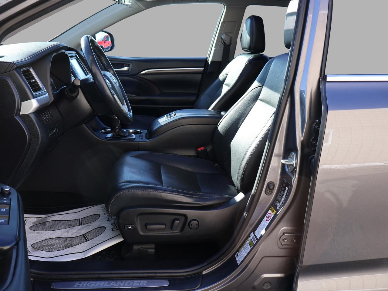 2017 Toyota Highlander LIMITED AWD CERTIFIED *TOYOTA MAINTAIN* CAMERA NAV BLUETOOTH LEATHER HEATED SEATS PANO ROOF CRUISE ALLOYS Photo