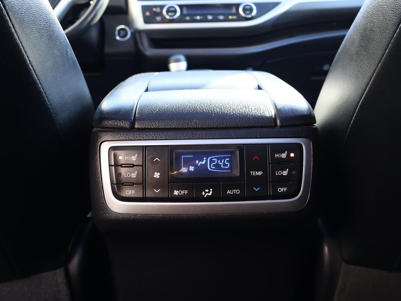 2017 Toyota Highlander LIMITED AWD CERTIFIED *TOYOTA MAINTAIN* CAMERA NAV BLUETOOTH LEATHER HEATED SEATS PANO ROOF CRUISE ALLOYS Photo