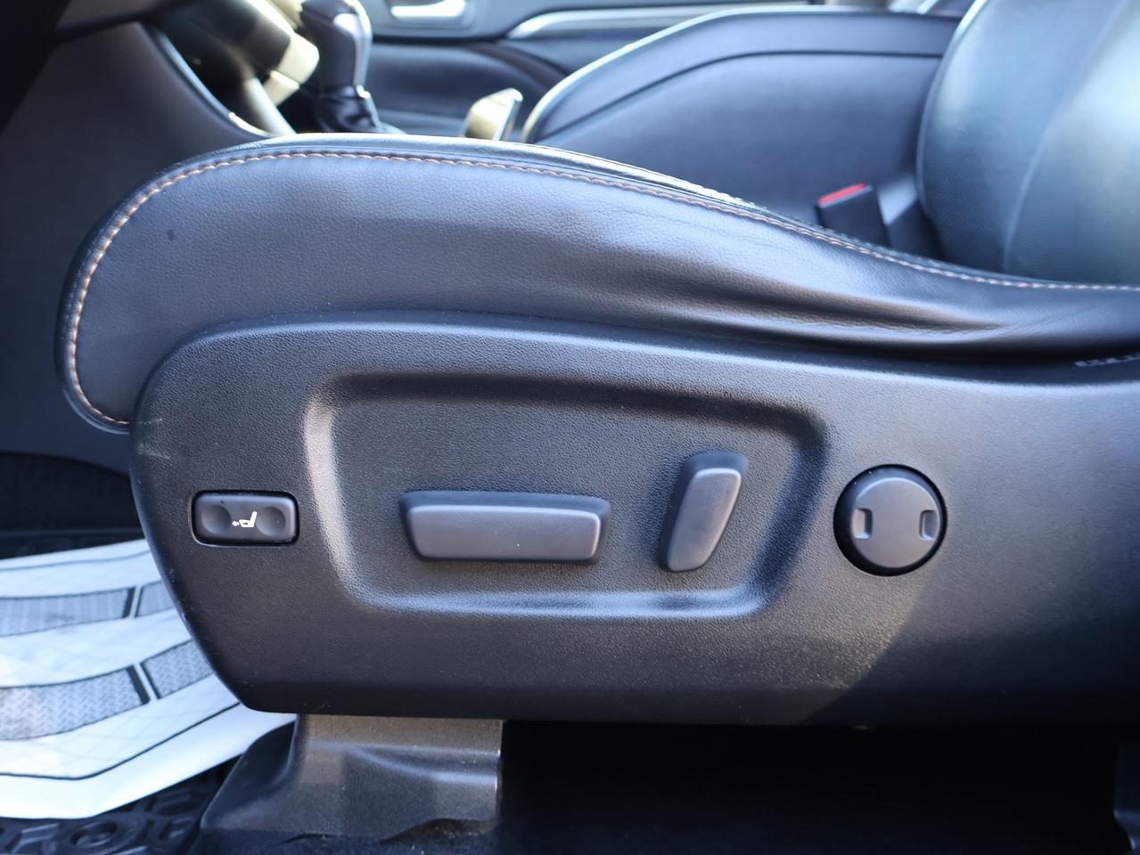 2017 Toyota Highlander LIMITED AWD CERTIFIED *TOYOTA MAINTAIN* CAMERA NAV BLUETOOTH LEATHER HEATED SEATS PANO ROOF CRUISE ALLOYS Photo