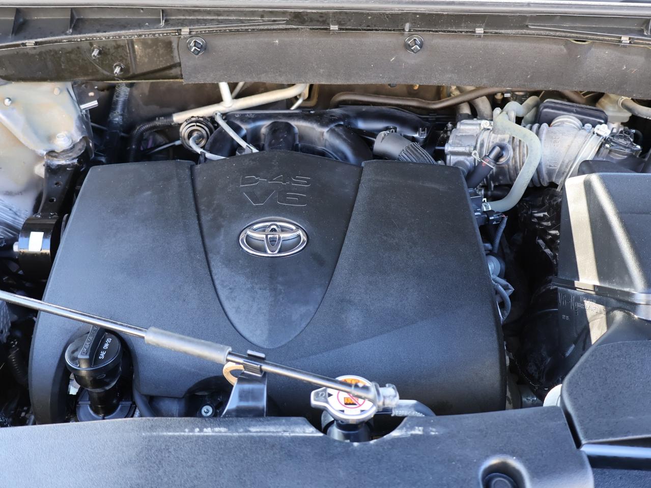 2017 Toyota Highlander LIMITED AWD CERTIFIED *TOYOTA MAINTAIN* CAMERA NAV BLUETOOTH LEATHER HEATED SEATS PANO ROOF CRUISE ALLOYS Photo