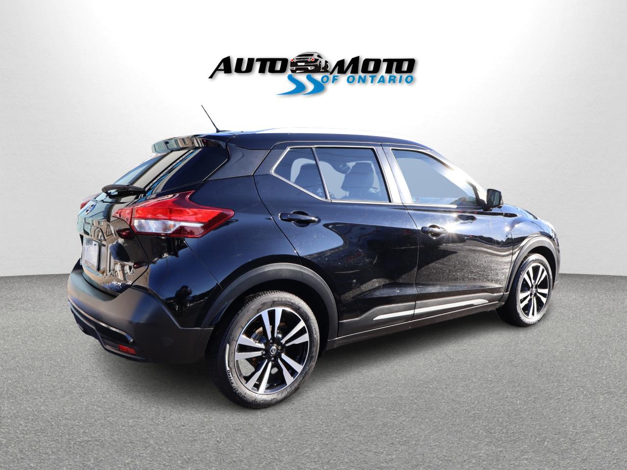 2019 Nissan Kicks SR CERTIFIED *1 OWNER*ACCIDENT FREE*NISSAN MAINTAIN* CAMERA BLUETOOTH LEATHER HEATED SEATS CRUISE ALLOYS Photo