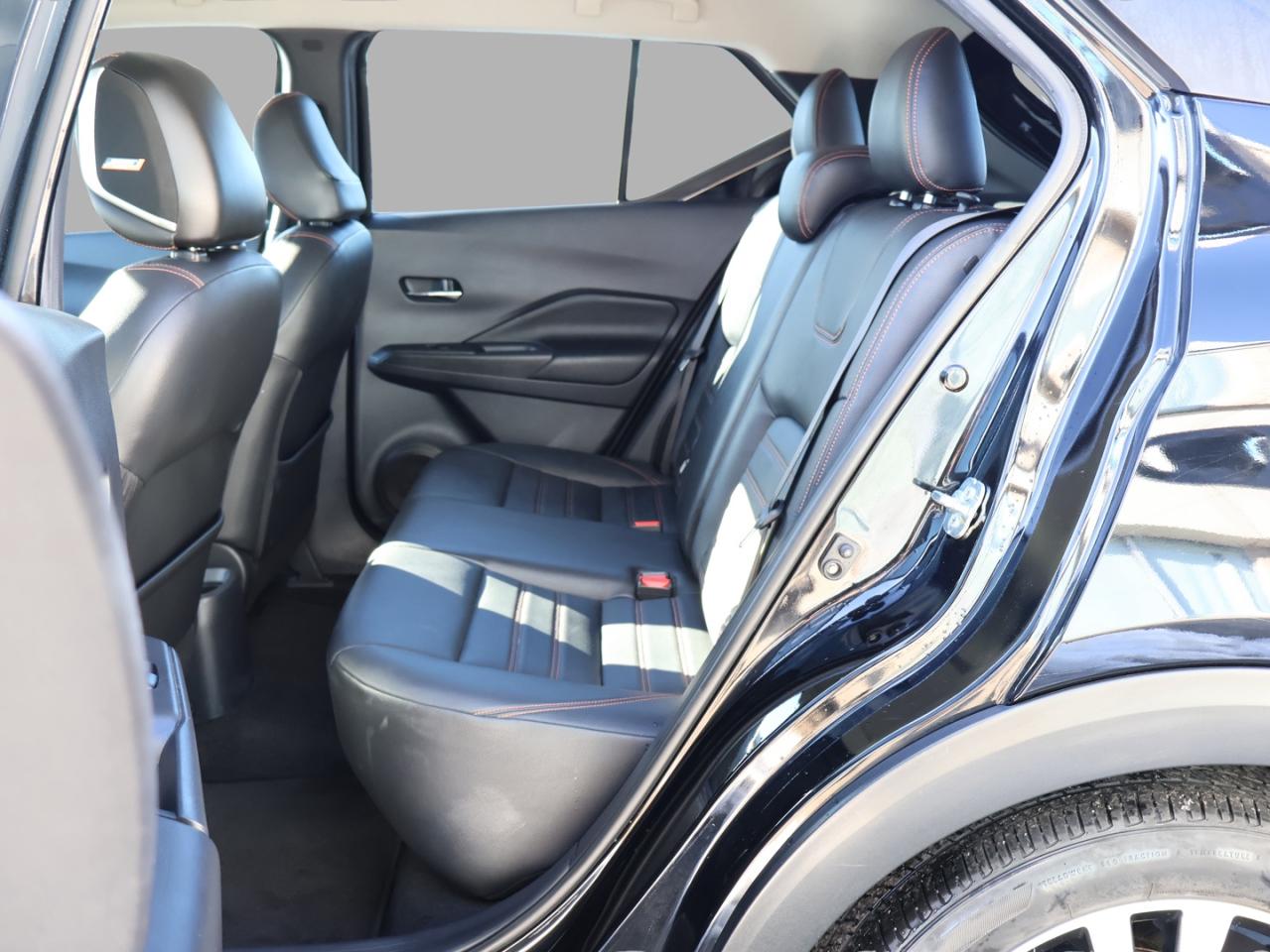 2019 Nissan Kicks SR CERTIFIED *1 OWNER*ACCIDENT FREE*NISSAN MAINTAIN* CAMERA BLUETOOTH LEATHER HEATED SEATS CRUISE ALLOYS Photo