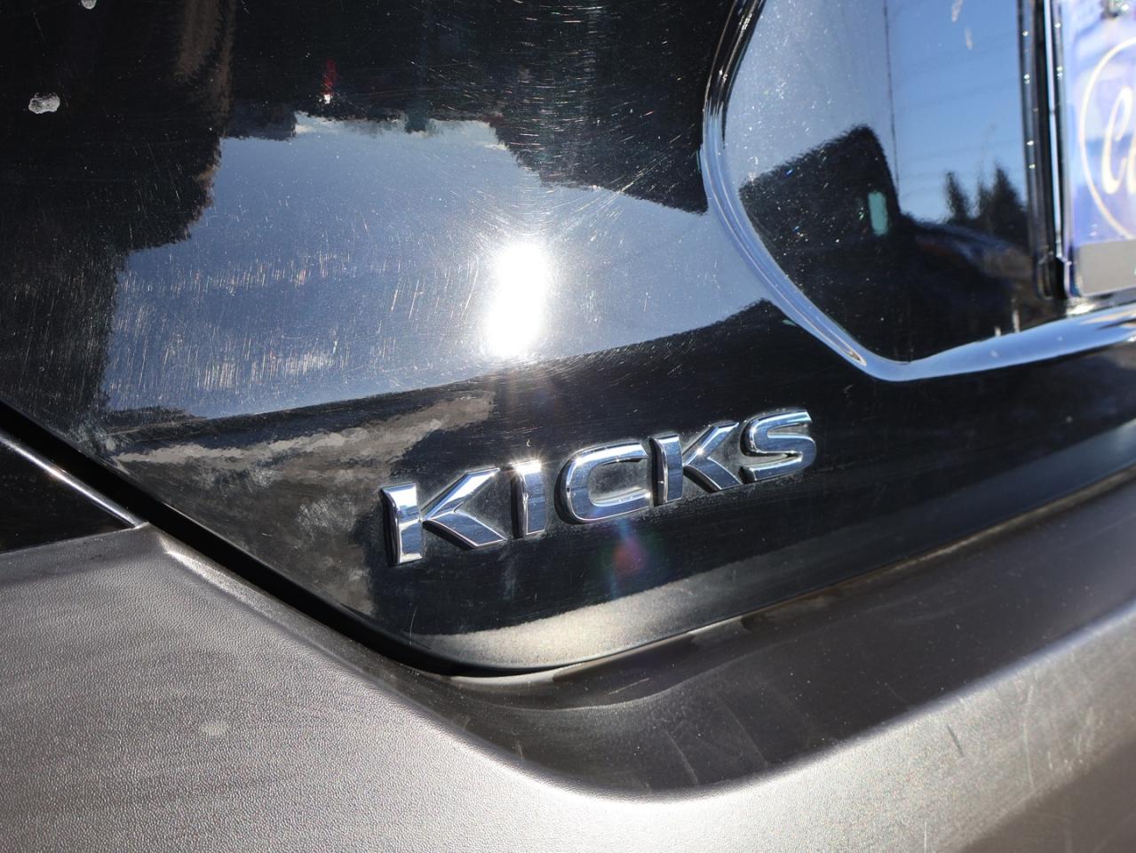 2019 Nissan Kicks SR CERTIFIED *1 OWNER*ACCIDENT FREE*NISSAN MAINTAIN* CAMERA BLUETOOTH LEATHER HEATED SEATS CRUISE ALLOYS Photo