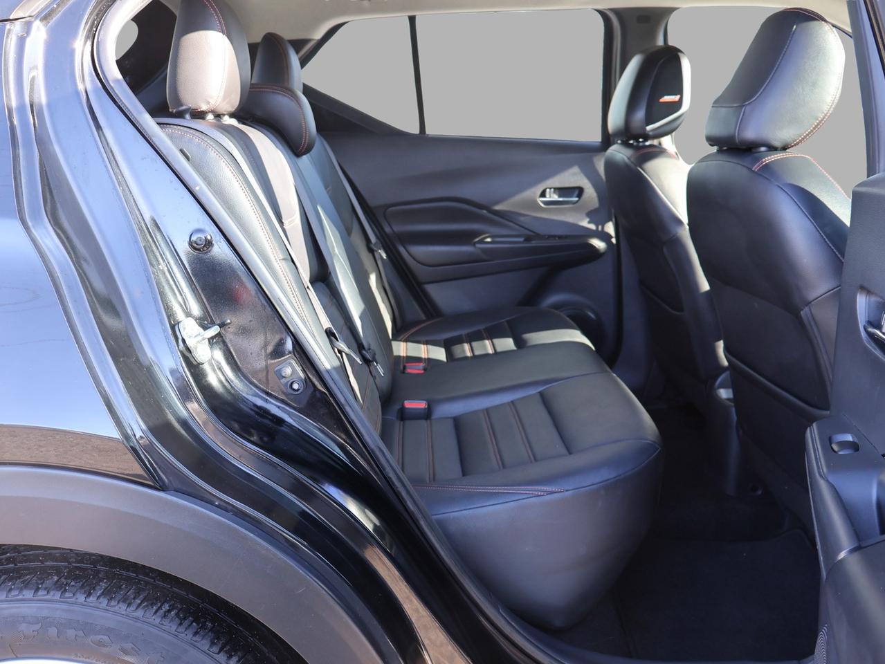 2019 Nissan Kicks SR CERTIFIED *1 OWNER*ACCIDENT FREE*NISSAN MAINTAIN* CAMERA BLUETOOTH LEATHER HEATED SEATS CRUISE ALLOYS Photo