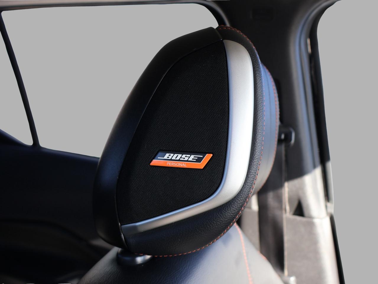 2019 Nissan Kicks SR CERTIFIED *1 OWNER*ACCIDENT FREE*NISSAN MAINTAIN* CAMERA BLUETOOTH LEATHER HEATED SEATS CRUISE ALLOYS Photo