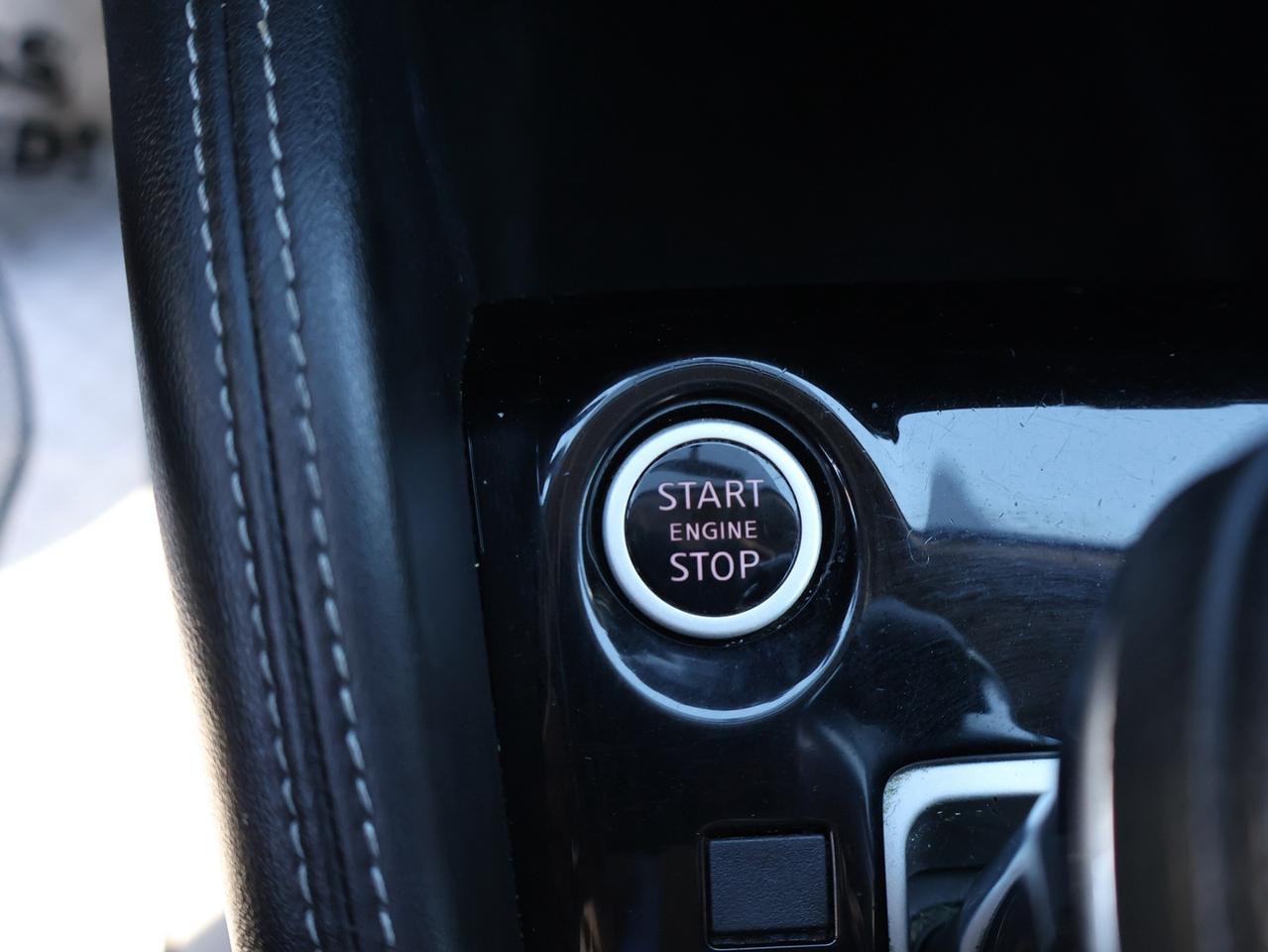2019 Nissan Kicks SR CERTIFIED *1 OWNER*ACCIDENT FREE*NISSAN MAINTAIN* CAMERA BLUETOOTH LEATHER HEATED SEATS CRUISE ALLOYS Photo