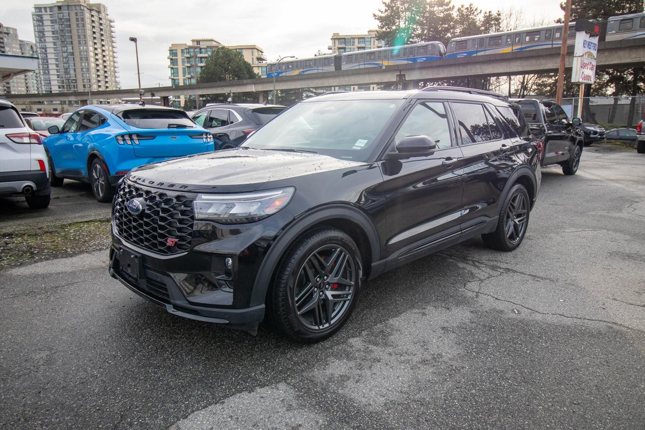 2025 Ford Explorer ST 4WD Photo2
