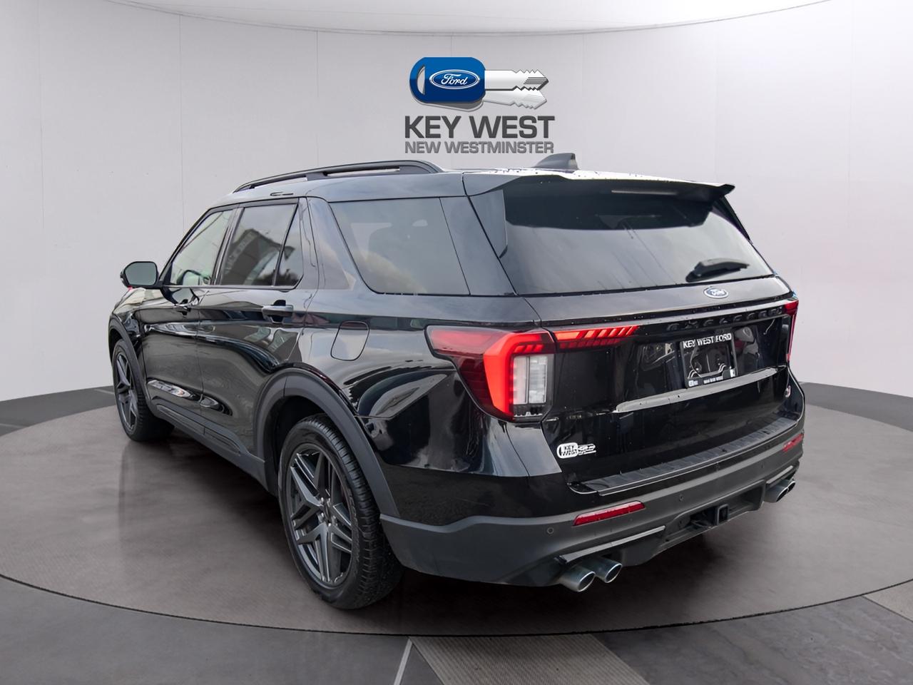 2025 Ford Explorer ST 4WD Photo2