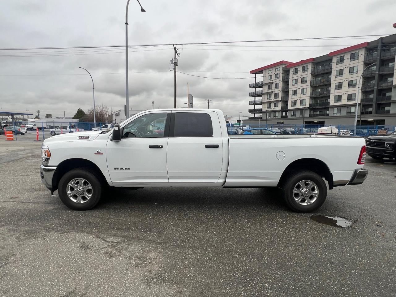 2023 RAM 3500 Big Horn 4x4 Crew Cab 8' Box Photo20