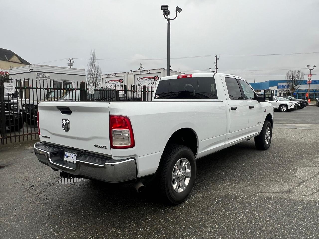 2023 RAM 3500 Big Horn 4x4 Crew Cab 8' Box Photo7