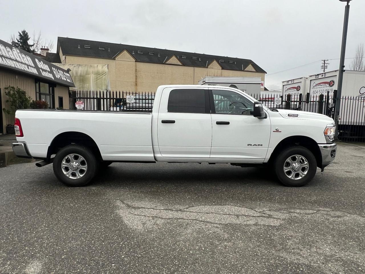 2023 RAM 3500 Big Horn 4x4 Crew Cab 8' Box Photo24