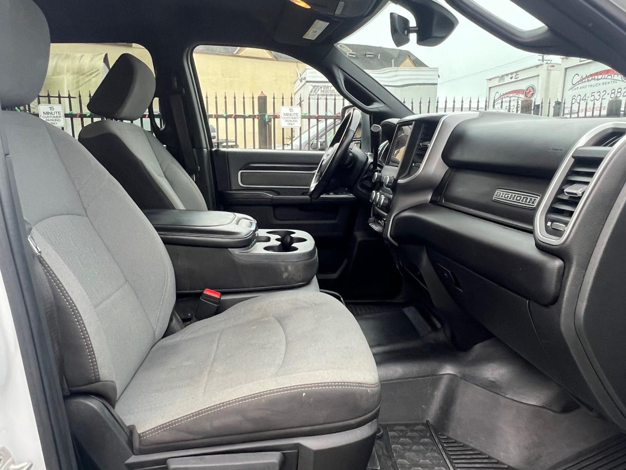 2023 RAM 3500 Big Horn 4x4 Crew Cab 8' Box Photo25