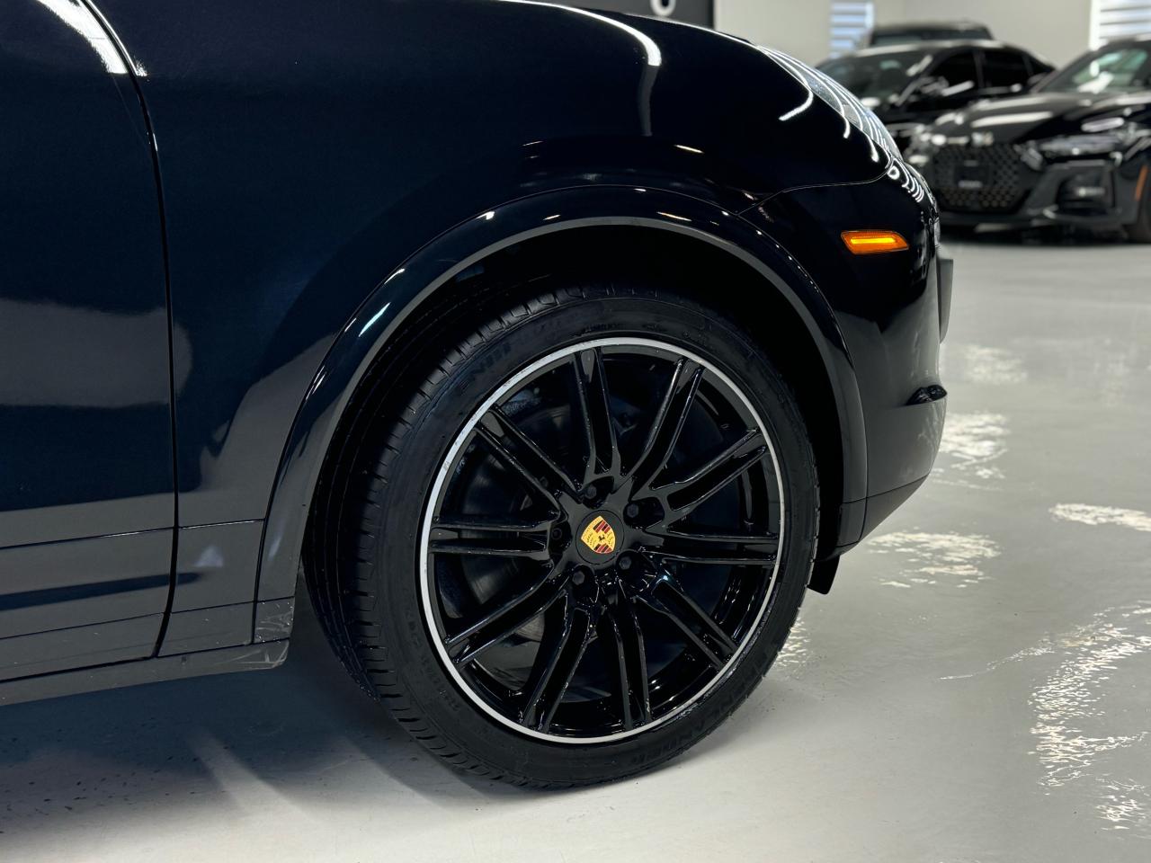 2017 Porsche Cayenne PLATINUM|NAV|360CAM|LANE DEP.|BOSE|CLEAN CARFAX| Photo2