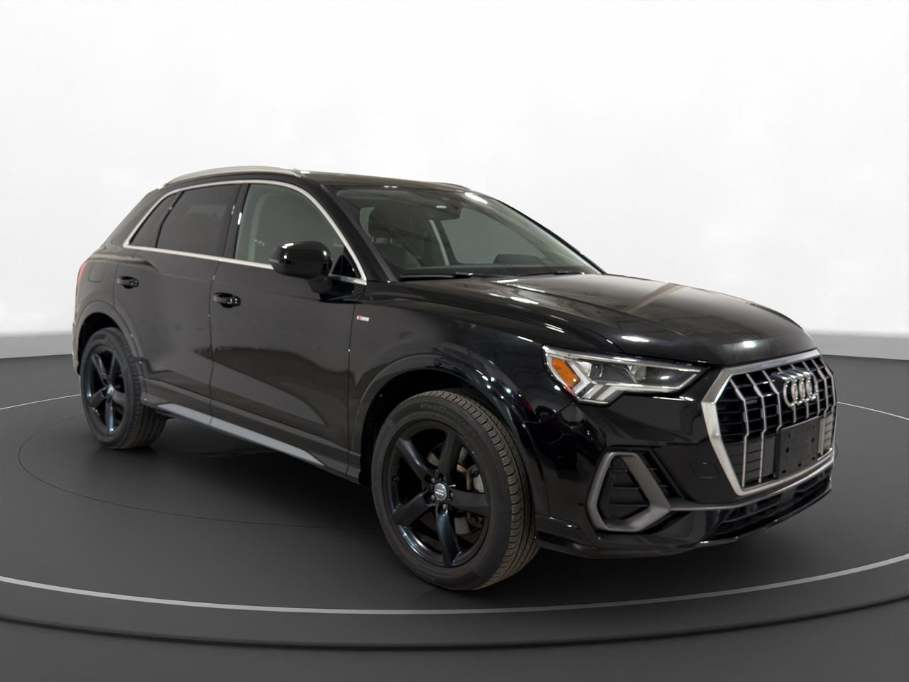 2020 Audi Q3 Progressiv 45 TFSI quattro Photo2