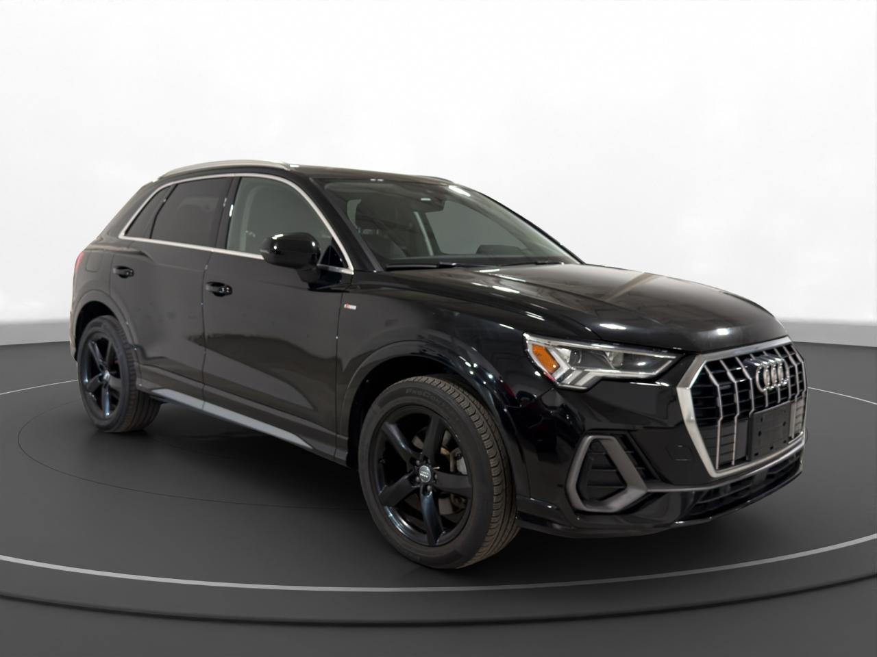 2020 Audi Q3 Progressiv 45 TFSI quattro Photo2