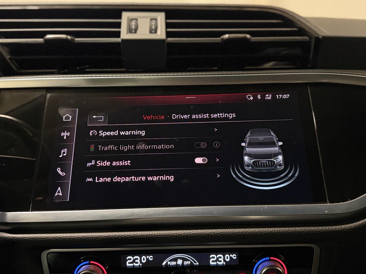 2020 Audi Q3 Progressiv 45 TFSI quattro Photo