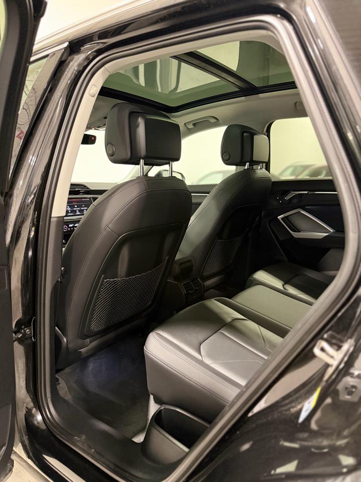 2020 Audi Q3 Progressiv 45 TFSI quattro Photo