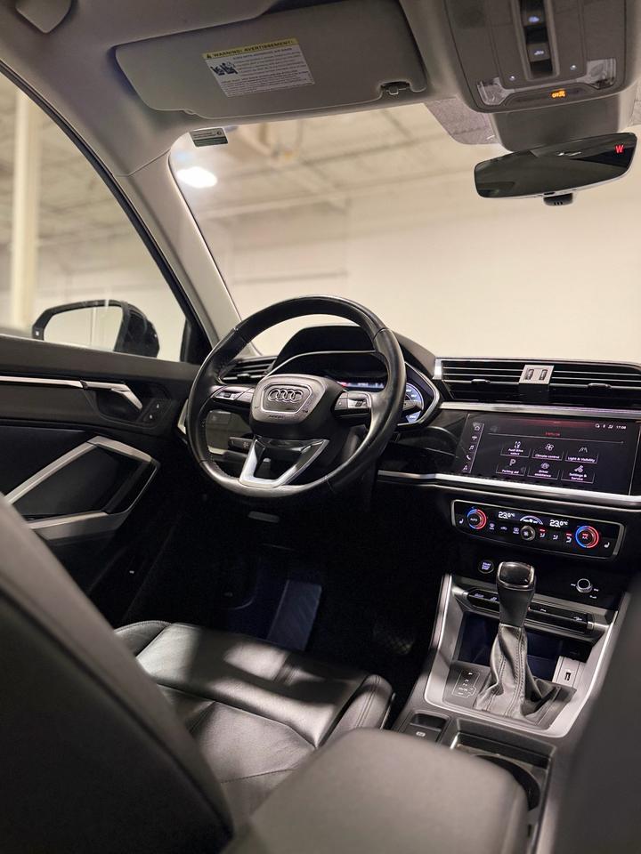 2020 Audi Q3 Progressiv 45 TFSI quattro Photo