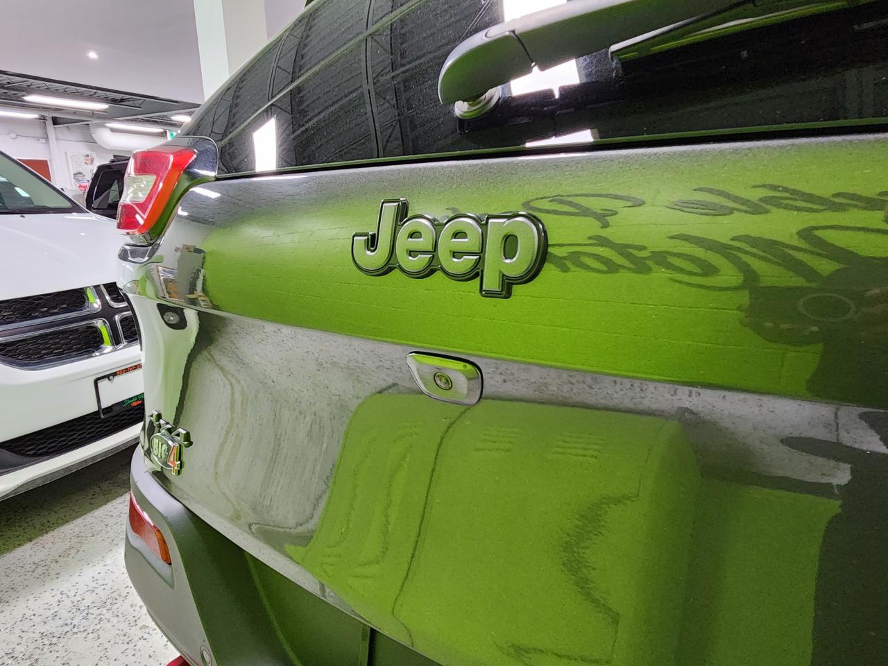 2016 Jeep Cherokee Trailhawk SAFTY PKG LTHR P-ROOF COOL SEATS LOADED Photo