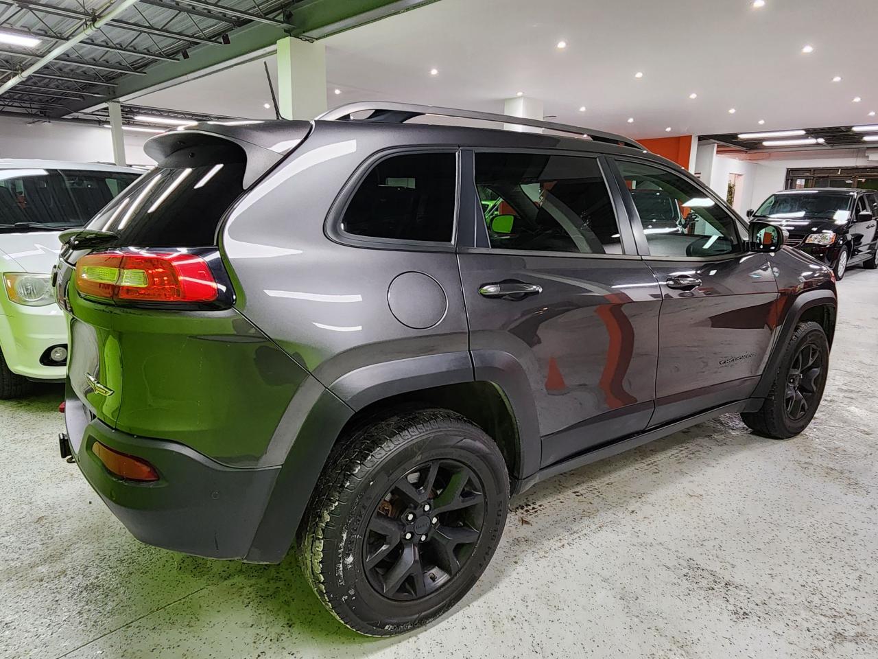 2016 Jeep Cherokee Trailhawk SAFTY PKG LTHR P-ROOF COOL SEATS LOADED Photo