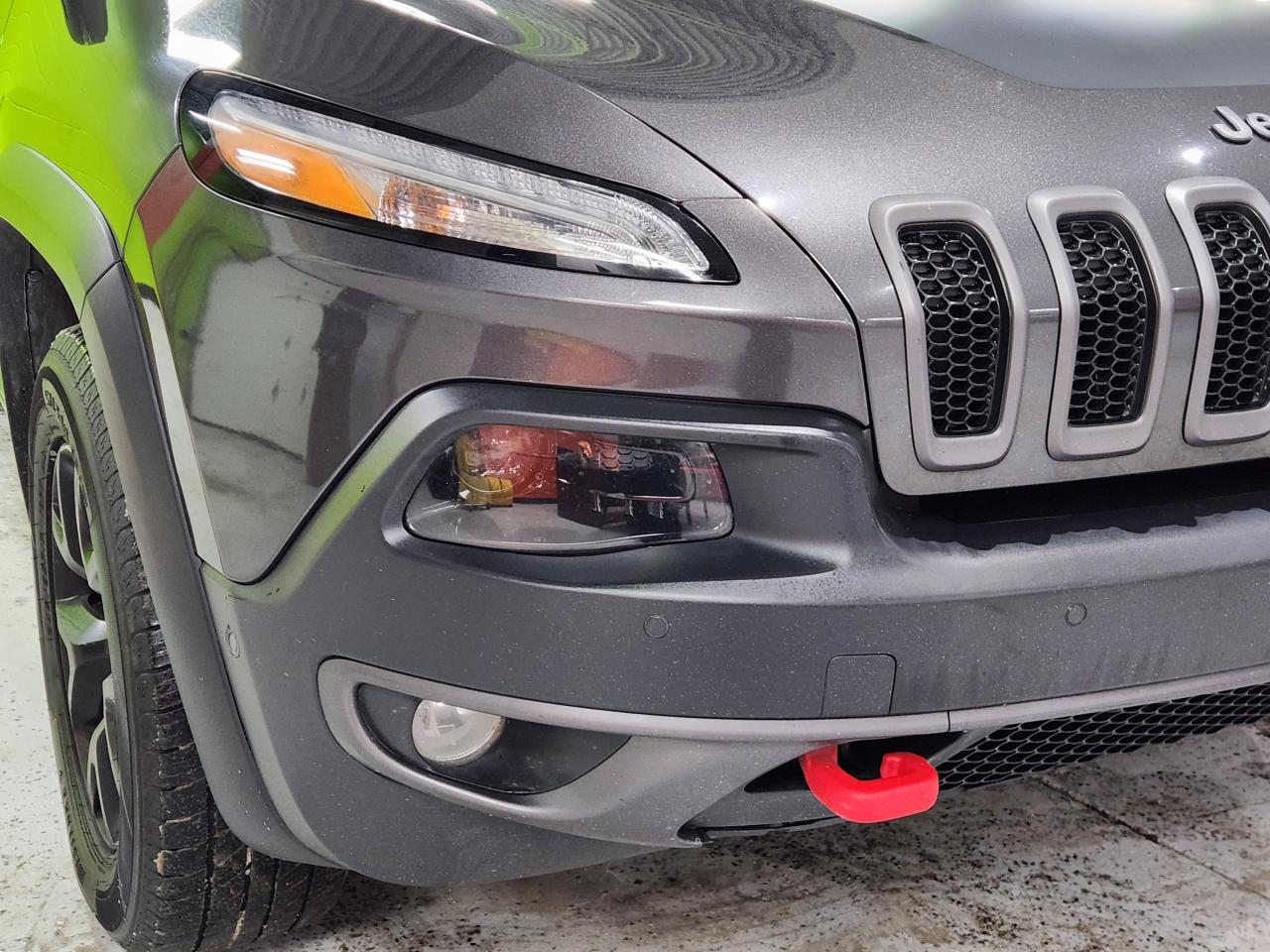 2016 Jeep Cherokee Trailhawk SAFTY PKG LTHR P-ROOF COOL SEATS LOADED Photo4