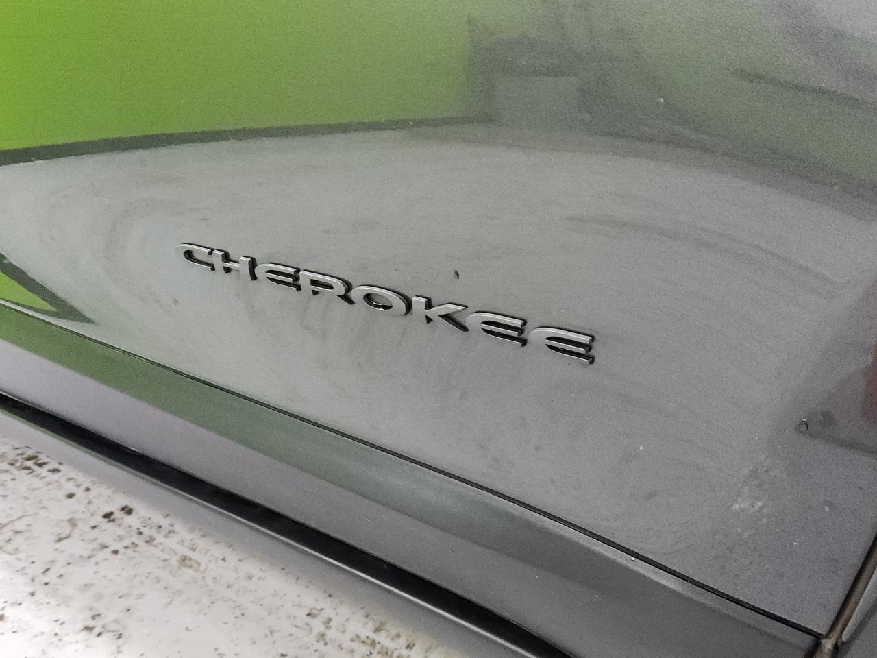 2016 Jeep Cherokee Trailhawk SAFTY PKG LTHR P-ROOF COOL SEATS LOADED Photo