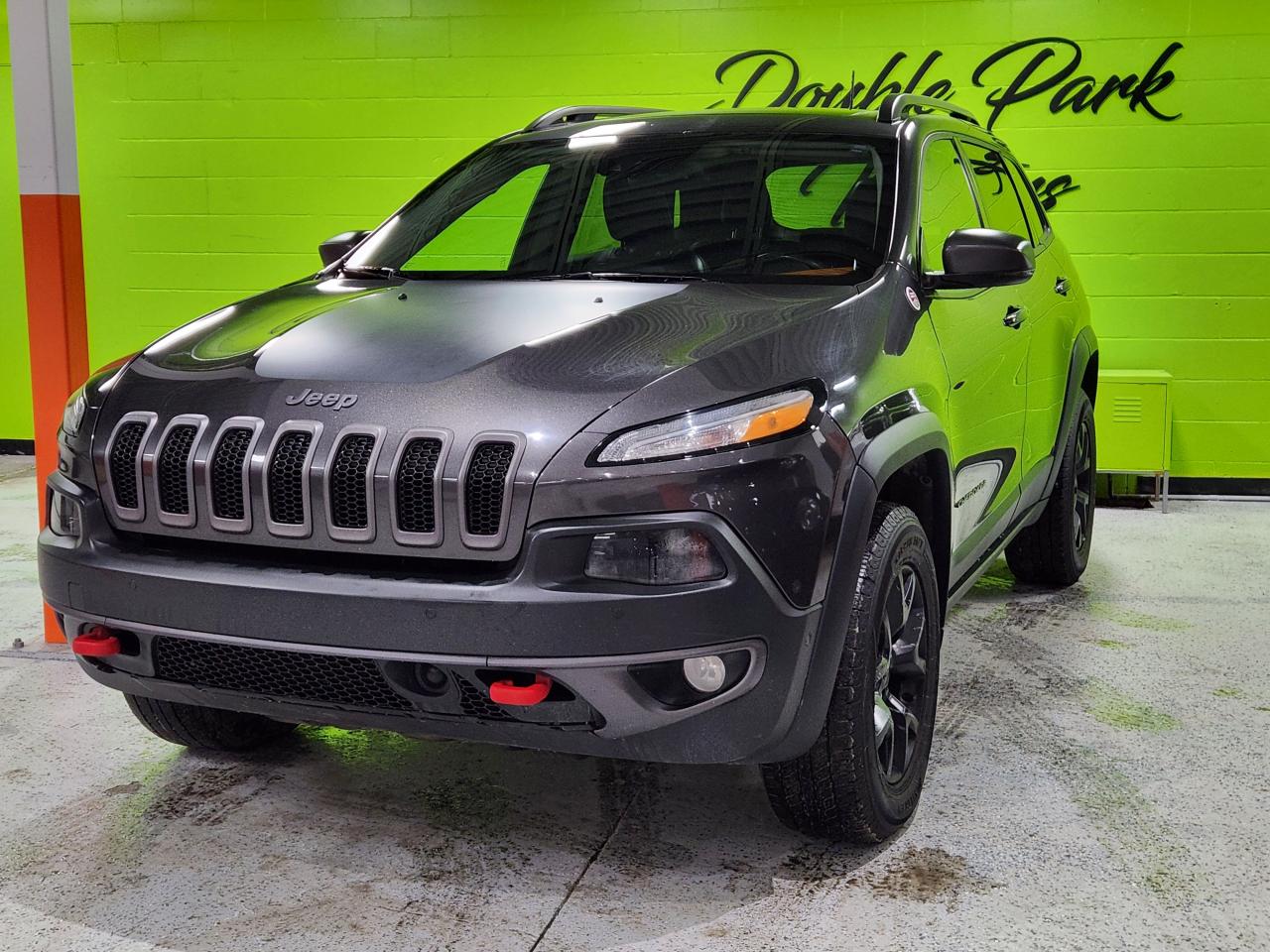 2016 Jeep Cherokee Trailhawk SAFTY PKG LTHR P-ROOF COOL SEATS LOADED Photo