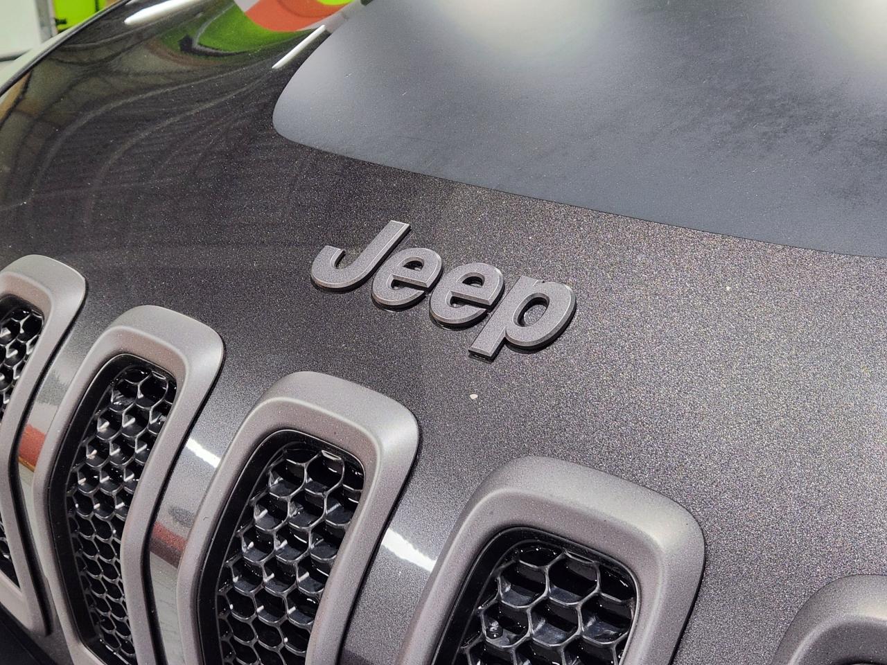 2016 Jeep Cherokee Trailhawk SAFTY PKG LTHR P-ROOF COOL SEATS LOADED Photo