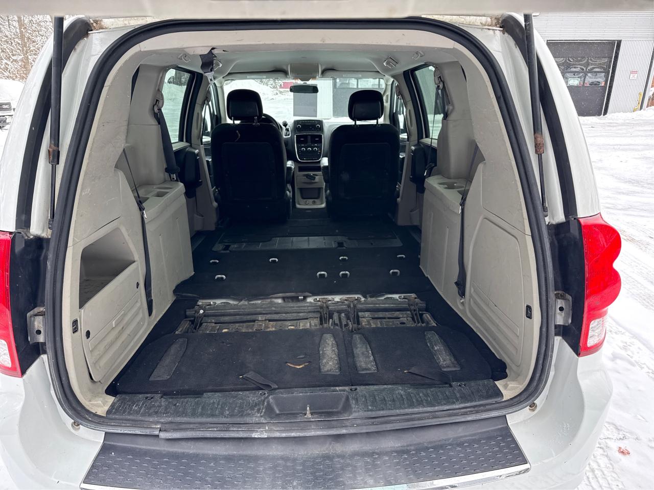 2016 Dodge Grand Caravan delivery van - Photo #11