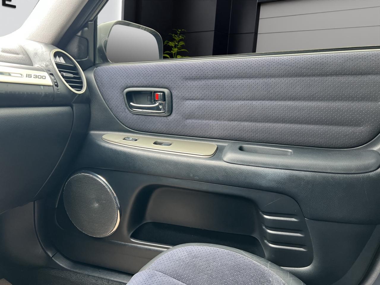 2002 Lexus IS IS 300 - 4 Years Warranty Available  !!! Photo