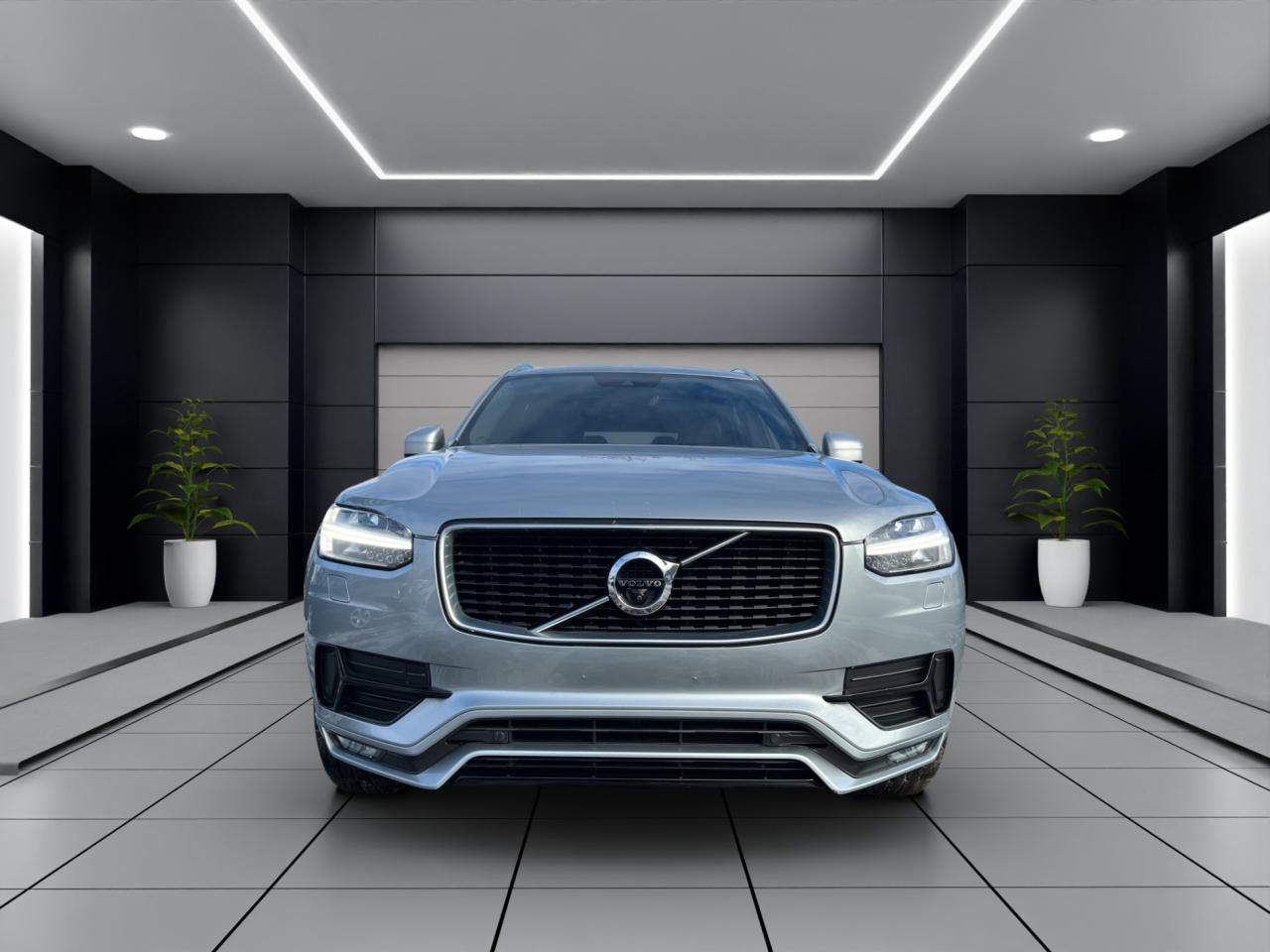 2017 Volvo XC90 T6 R-Design 7-Passenger AWD - Navigation !! Photo