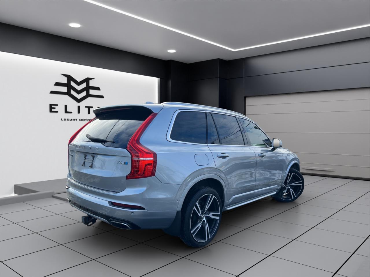 2017 Volvo XC90 T6 R-Design 7-Passenger AWD - Navigation !! Photo