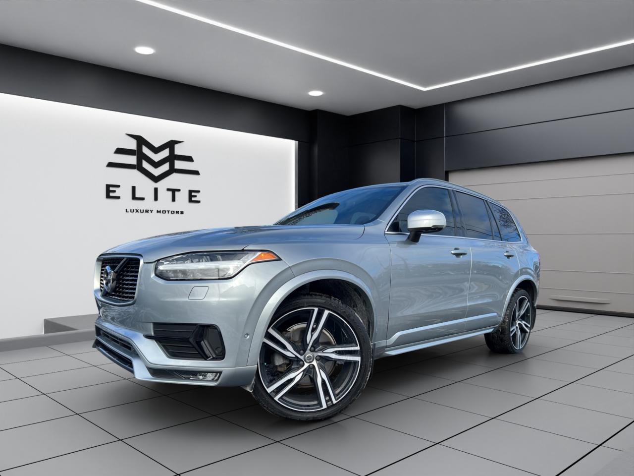 2017 Volvo XC90 T6 R-Design 7-Passenger AWD - Navigation !! Photo