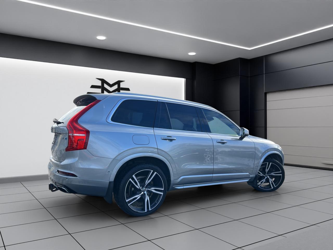 2017 Volvo XC90 T6 R-Design 7-Passenger AWD - Navigation !! Photo