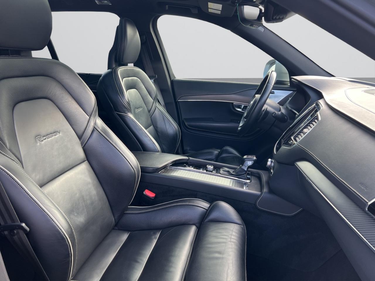 2017 Volvo XC90 T6 R-Design 7-Passenger AWD - Navigation !! Photo