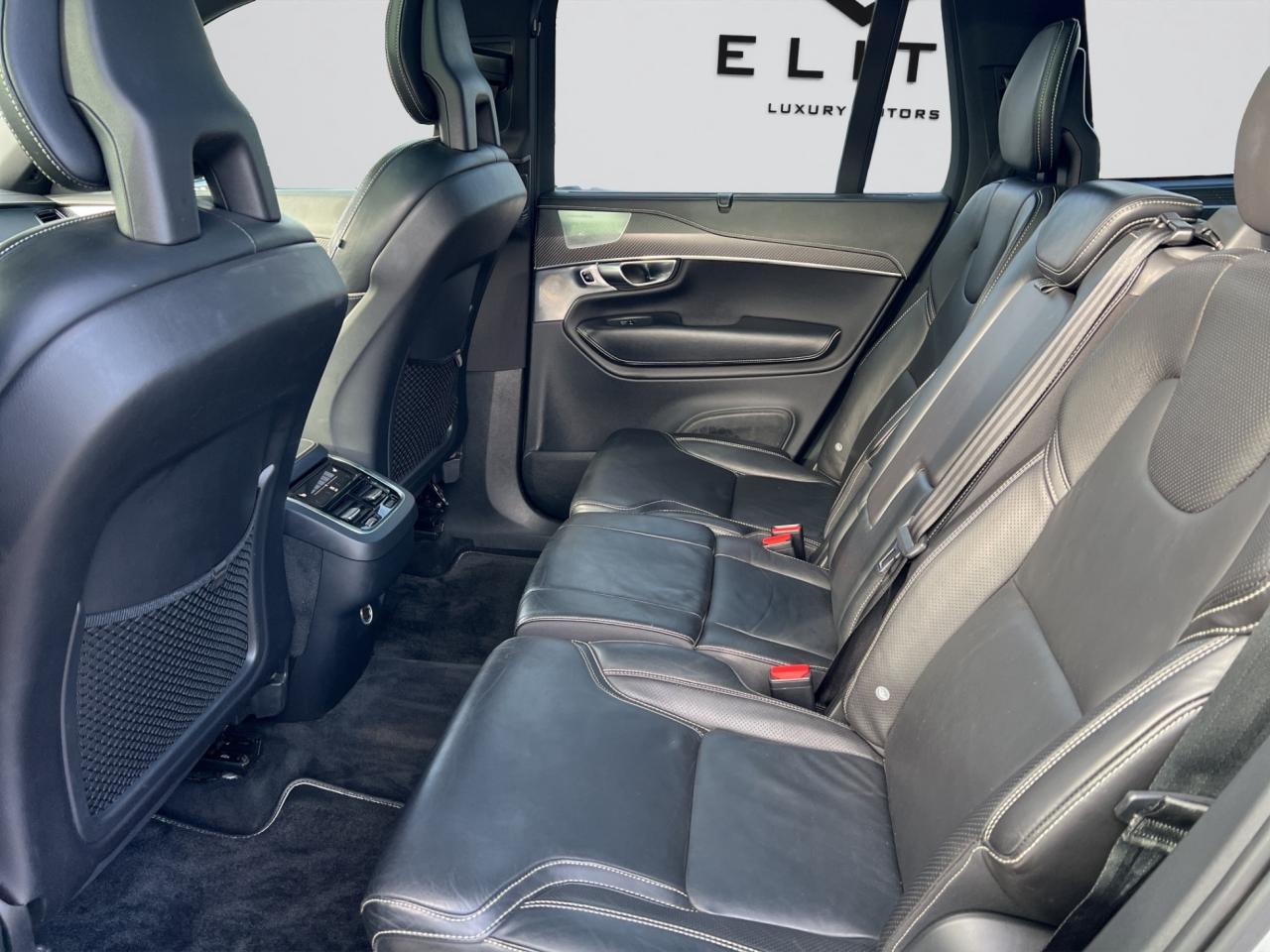 2017 Volvo XC90 T6 R-Design 7-Passenger AWD - Navigation !! Photo