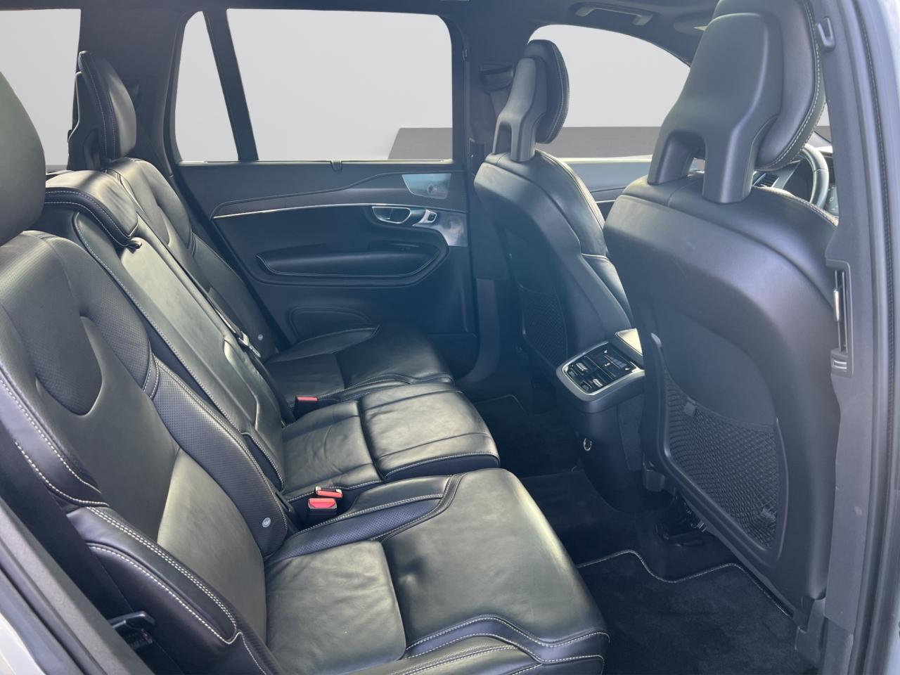 2017 Volvo XC90 T6 R-Design 7-Passenger AWD - Navigation !! Photo