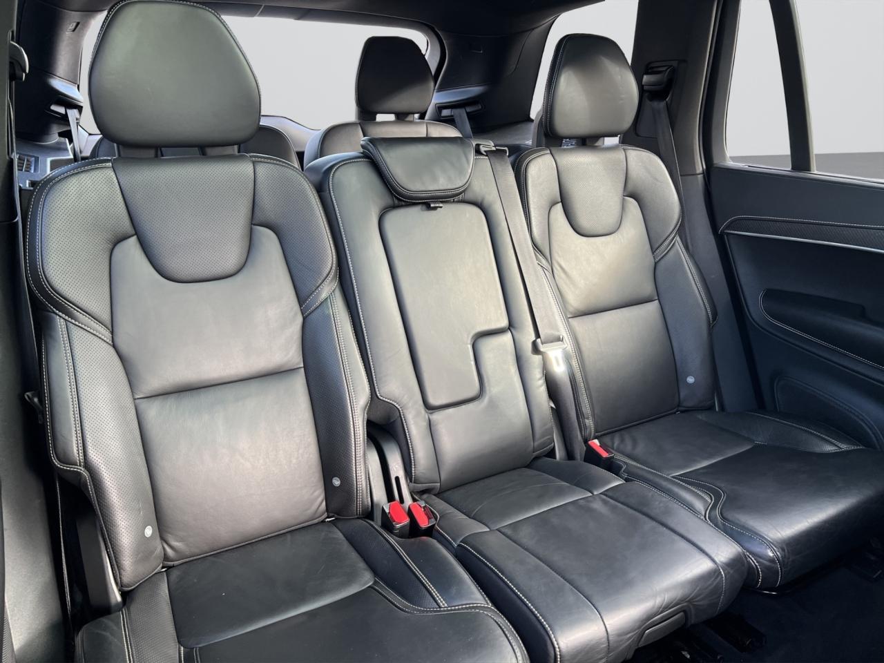 2017 Volvo XC90 T6 R-Design 7-Passenger AWD - Navigation !! Photo