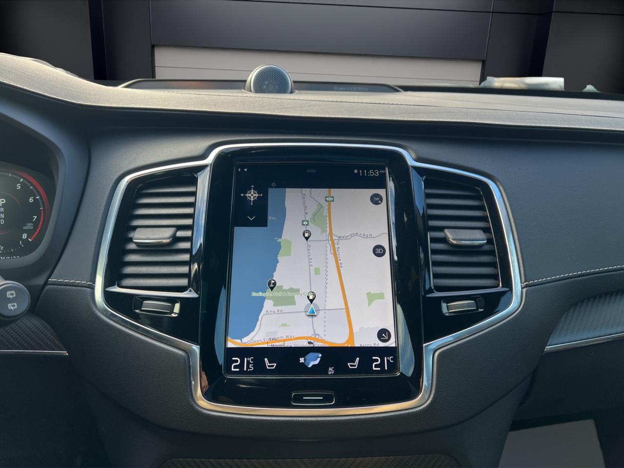 2017 Volvo XC90 T6 R-Design 7-Passenger AWD - Navigation !! Photo