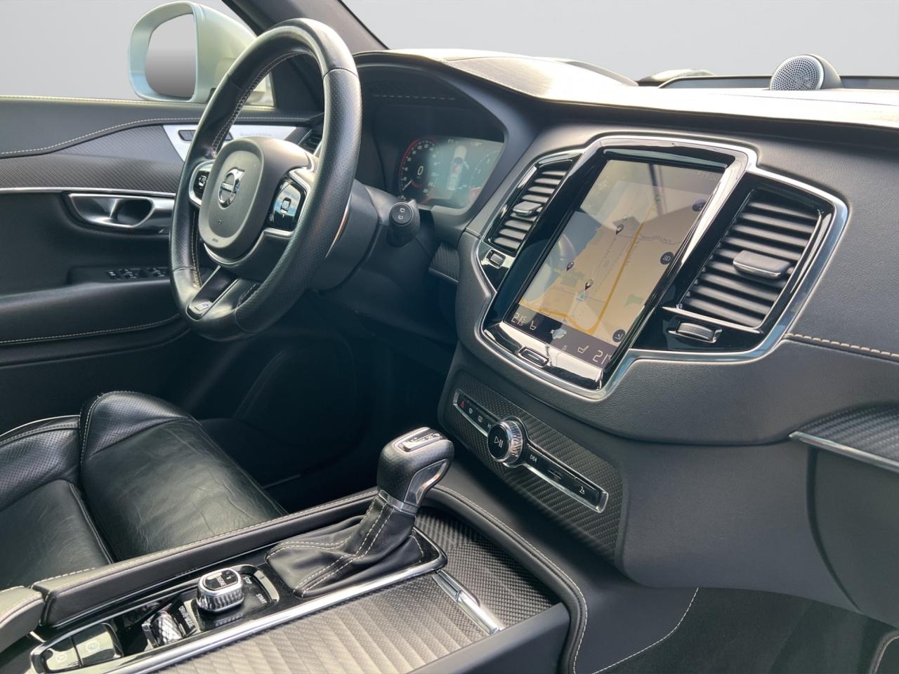 2017 Volvo XC90 T6 R-Design 7-Passenger AWD - Navigation !! Photo