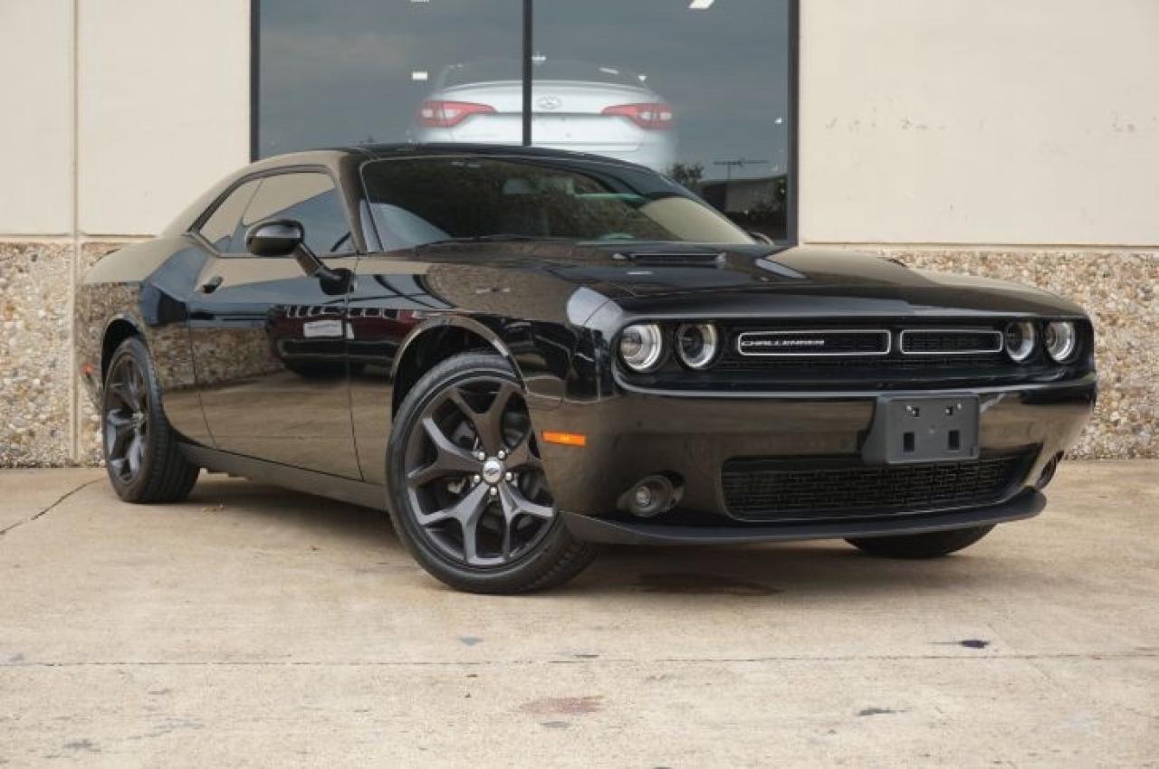 Used 2018 Dodge Challenger SXT PLUS-LEATHER-SUNROOF-LOADED-CLEAN CARFAX for sale in Toronto, ON