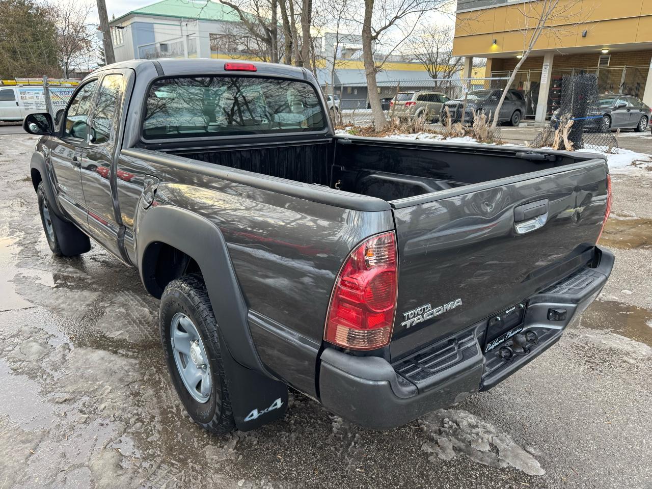 2013 Toyota Tacoma 4CYL AUTO! - 4X4 Photo2