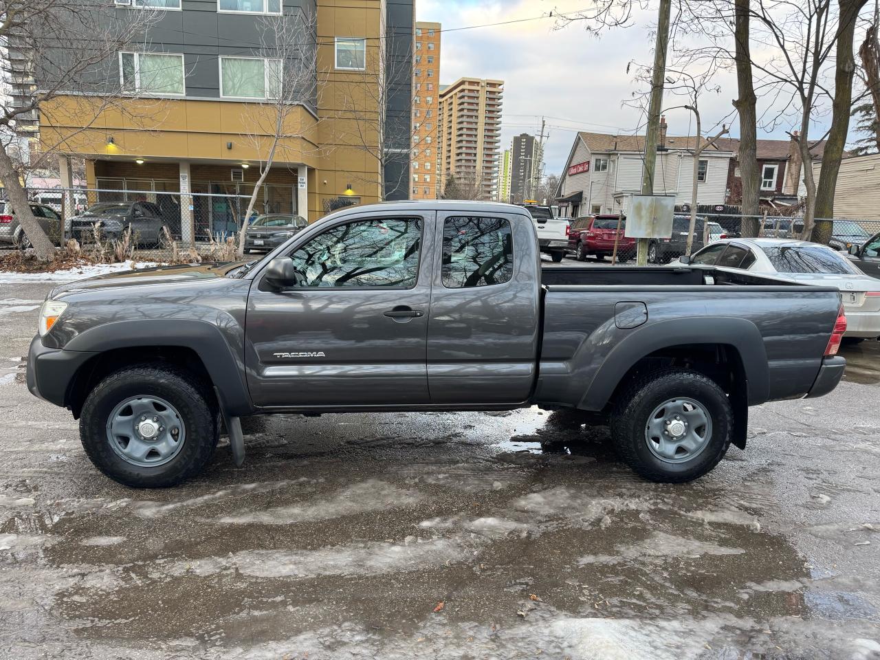 2013 Toyota Tacoma 4CYL AUTO! - 4X4 Photo1